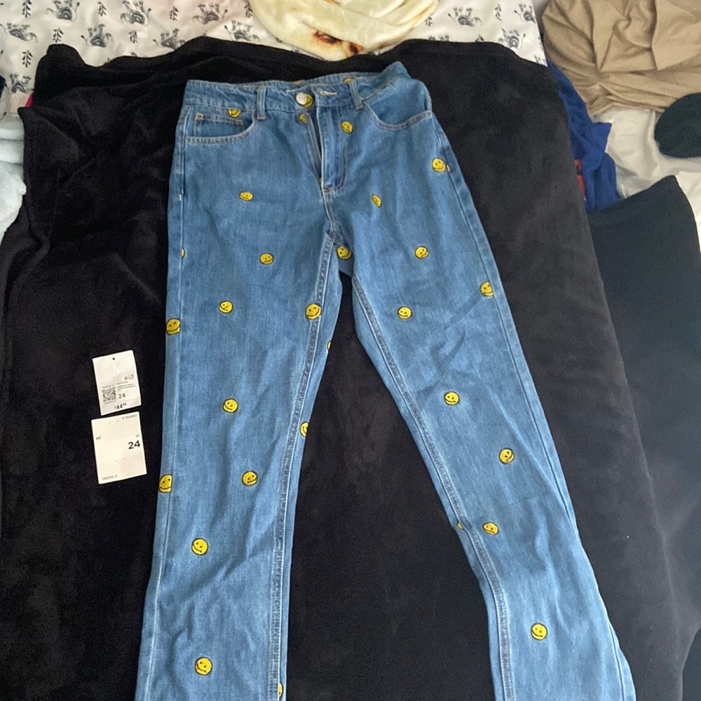 EMBROIDERED SMILEY FACE DENIM JEANS
